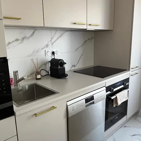 Appartamento Cosy Apt With Balcony - 2 Minutes From Metro Station *