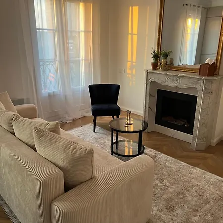 Cosy Apt With Balcony - 2 Minutes From Metro Station Parigi