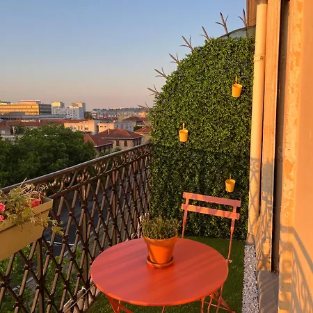 Appartamento Cosy Apt With Balcony - 2 Minutes From Metro Station Parigi